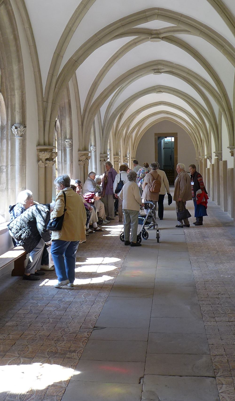 Exkursion ins Kloster Loccum, Blick in den Kreuzgang