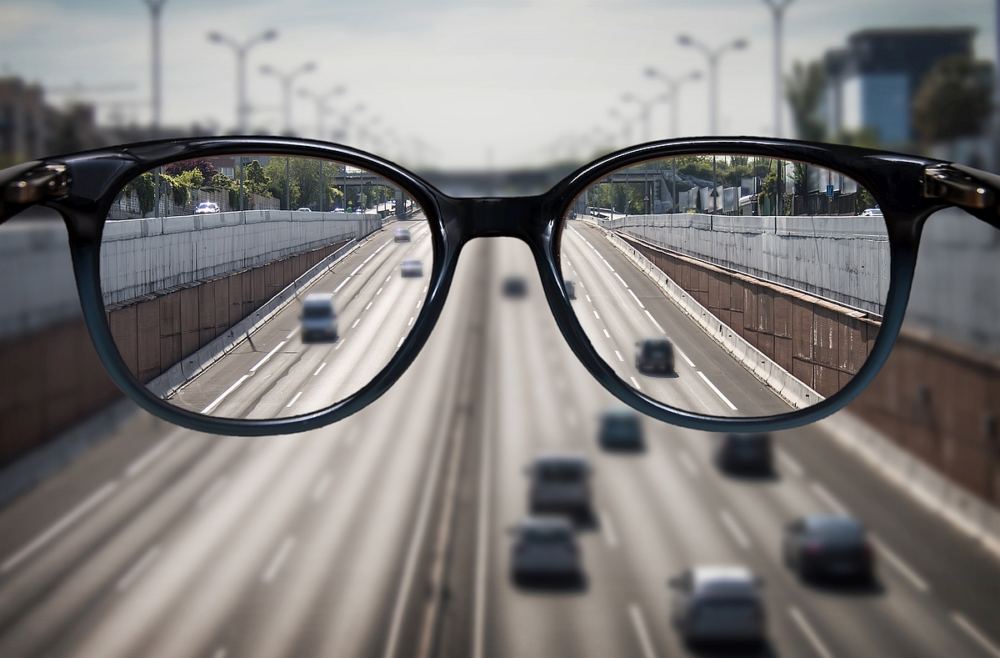 Blick durch eine Brille - alles ist deutlich zu erkennen