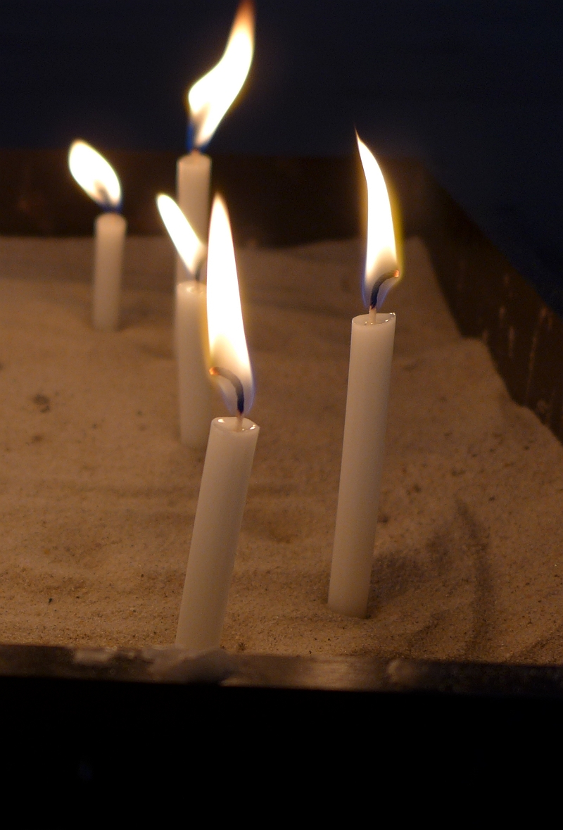 Kerzenbecken in der Cornelius-Kirche